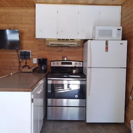 Dolphin Motel Tofino Dış mekan fotoğraf