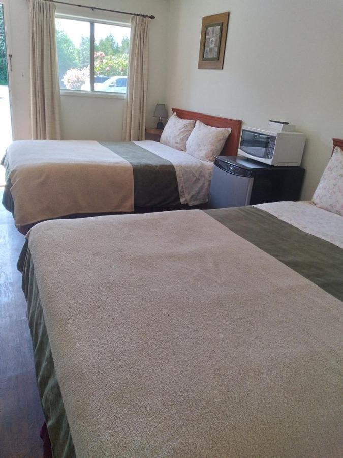 Dolphin Motel Tofino Dış mekan fotoğraf