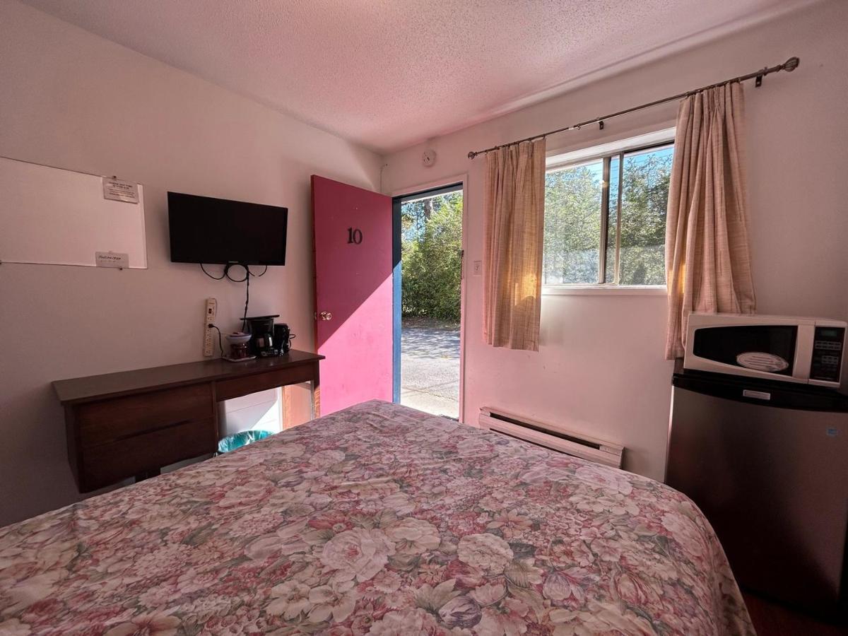 Dolphin Motel Tofino Dış mekan fotoğraf
