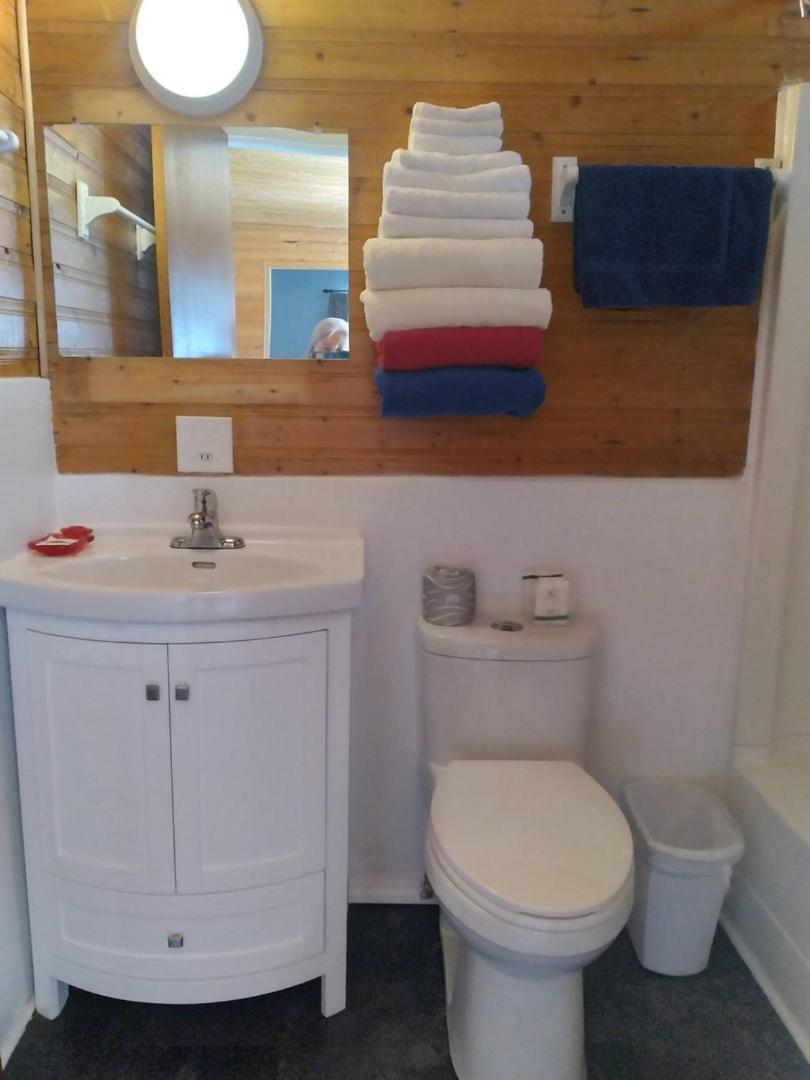 Dolphin Motel Tofino Dış mekan fotoğraf
